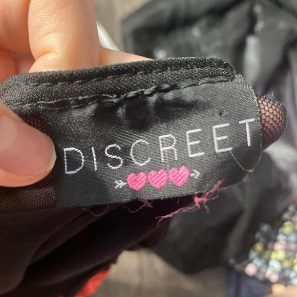 Vintage Y2K Discreet Rose Appliqué Black Mesh Short Sleeve Shirt, Size M. - Picture 7 of 7